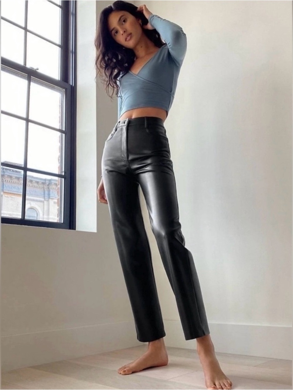Wilfred Aritzia Pants Women 8 The Melina Faux Leather Black High Rise Straight